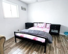 Cijela kuća/apartman ツ Beautiful Modern Suite At A Great Location. (Windsor, Kanada)
