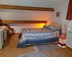 Cijela kuća/apartman Comfortable, Well-Equipped, Family-Friendly House In Quiet Village Le Batison (Aclou, Francuska)
