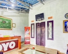 Hotelli Spot On 90046 Villa Anyelir Yustik Selabintana (Sukabumi, Indonesia)