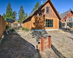 Entire House / Apartment New! Snow Pine Retreat - Secluded 5-acre Escape! (Crescent, USA)