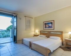 Hotel Kyveli Apartments (Vrontados, Grecia)