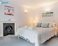 Hotel 4 Bedroom House In Charmouth - Thefa (Bridport, Ujedinjeno Kraljevstvo)