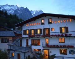 Khách sạn Hotel Funivia (Courmayeur, Ý)