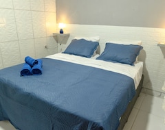 Hotel Noronha Suites - Pousada Na Vila Do Trinta Com A Melhor Localizacao E Custo-Beneficio Da Ilha (Fernando de Noronha, Brasil)