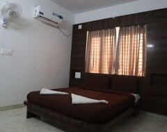 Hotel Iroomz D Silver Suites (Mysore, Indija)