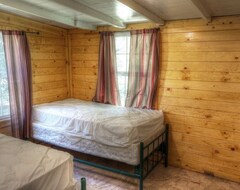 Casa/apartamento entero Cabin On The Frio River Sleeps 6 With Full Kitchen And Outdoor Firebox A/c, Heat (Utopia, EE. UU.)