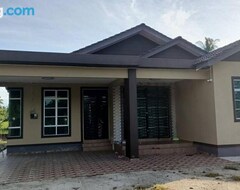 Koko talo/asunto Zarinas Budget Homestay (Tumpat, Malesia)