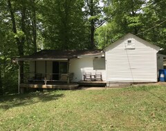 Entire House / Apartment Piedmont Lake Hunting And Fishing Cabin (Cadiz, USA)