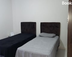 Entire House / Apartment Apartamento Mobiliado (Ubá, Brazil)