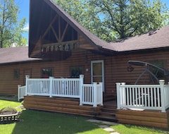 Entire House / Apartment Two Bedroom Cottage Near St Malo Provincial Park. Only 5 Min. Walk To The Beach (St.Malo, Canada)