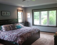 Entire House / Apartment Newer Construction Close To Aquatic Center Easy Drive To Eaa (Waupun, USA)