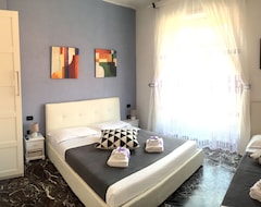 Hotel La Suite Rooms & Apartments (Bologna, Italy)