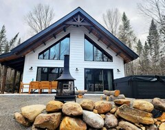 Koko talo/asunto Le Stuga -lac -spa &sauna Hammam (Lac-aux-Sables, Kanada)