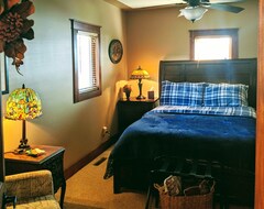 Hele huset/lejligheden Fern Hill Cottage. In Historic Le Claire, Dogs Welcome. (Le Claire, USA)