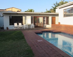 Toàn bộ căn nhà/căn hộ Large Outbuilding Room (Bulwer, Nam Phi)