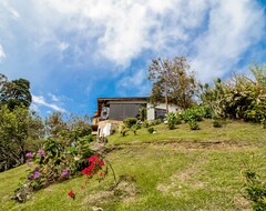 Entire House / Apartment View Paradise With An Expansive Yard, Wood-burning Fireplace, And W/d - Dogs Ok (San José de la montaña, Colombia)