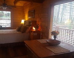 Entire House / Apartment Deer Run Cabin Suite (Whitwell, USA)