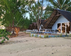 Lomakeskus Playa del Rosario Resort (Laoang, Filippiinit)