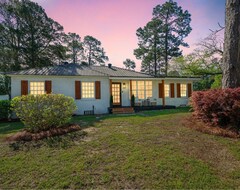 Entire House / Apartment Urban Farmhouse With A Modernism Twist! 4 Bedroom Home (Moultrie, USA)