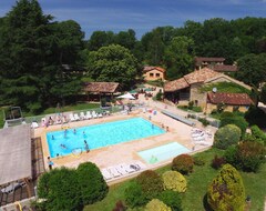 Koko talo/asunto Family-friendly Holiday Resort Swimming Pool, Spa, Tennis, Games, Bar, Etc (Gavaudun, Ranska)