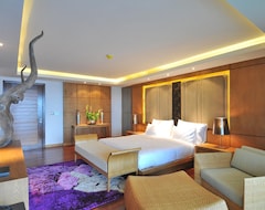 Hotel the Nchantra Pool Suite Residences (Phuket-Town, Thailand)
