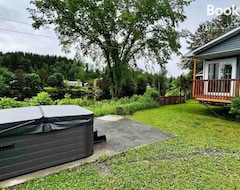 Entire House / Apartment Chalet Bia - Au Courant Des 2 Rivieres (Weedon, Canada)