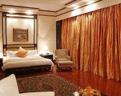 Hotel Imperial Palace Royal Palms (Bombay, India)