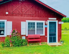 Toàn bộ căn nhà/căn hộ Charming Modern Cottage On Working Farm (Hyde Park, Hoa Kỳ)