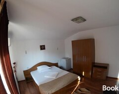 Hotel Vila Trandafir (Techirghiol, Romania)