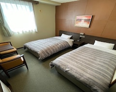 Khách sạn Hotel Route-Inn Court Nirasaki (Nirasaki, Nhật Bản)