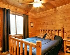 Entire House / Apartment Beautiful Cedar Chalet Lake Cabin On Middle Lake (Trego, USA)