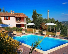 Cijela kuća/apartman Holiday House With Pool, Near The Sea And Mountains, Beautiful Views (Acqualagna, Italija)