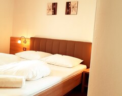 Hotel Pension Volgger (Rodeneck, Italy)