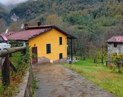Toàn bộ căn nhà/căn hộ Holiday Home La Grotta With Mountain View, Shared Pool & Wi-fi (Gallicano, Ý)