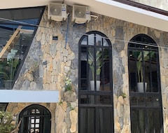 Hotel Rockinnest El Nido (El Nido, Filipinas)