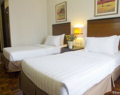 Hotel Fersal Neptune Makati (Makati, Filipinler)