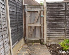 Toàn bộ căn nhà/căn hộ Spacious Family Bungalow With Garden For Up To 7 (Epsom, Vương quốc Anh)