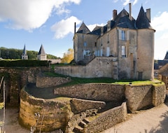 Bed & Breakfast Chateau Celle Guenand (La Celle-Guenand, France)