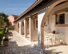 Khách sạn Paradise Village (Roda, Hy Lạp)