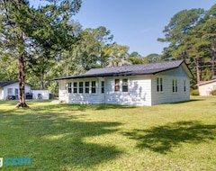 Koko talo/asunto Waycross Vacation Rental With Private Backyard! (Waycross, Amerikan Yhdysvallat)