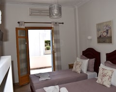 Minoa Hotel (Naoussa, Greece)