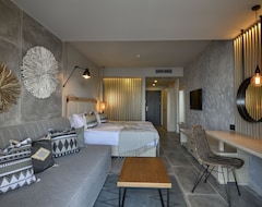 Hotelli Grifid Vistamar Hotel - 24 Hours Ultra All Inclusive & Private Beach (Golden Sands, Bulgaria)