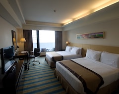 Luxent Hotel (Quezon City, Philippines)