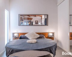 Koko talo/asunto Suite Apartment (Torino, Italia)
