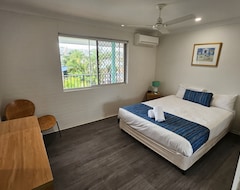 Khách sạn Arlia Sands Apartments (Hervey Bay, Úc)
