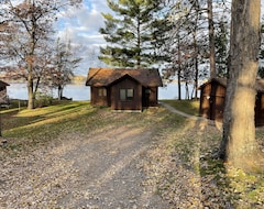 Entire House / Apartment Lakeside Cabin - Platte Lake Sunsets & View (Hillman, USA)