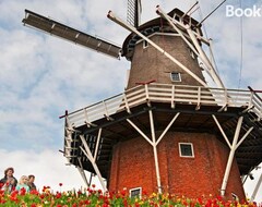 Kerkhotel Bij De Pastorie (Ferwerderadeel, Hollanda)