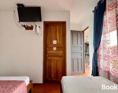 Hotel Hostal Nuevo Arenal Downtown, Private Rooms With Bathroom (Arenal, Costa Rica)