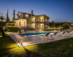 Cijela kuća/apartman Villa Astoria, Luxury 5 Bedroom Villa - Private Pool, Sea Views, 200m From Beach (Svoronata, Grčka)