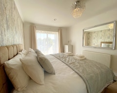 Koko talo/asunto Newly Refurbished Spacious One Bed Pet Friendly Apartment With Terrace (Torquay, Iso-Britannia)